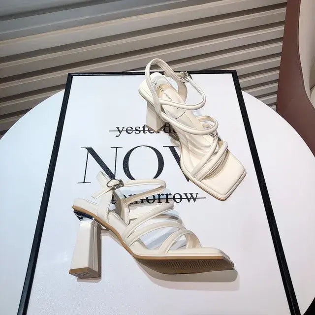 NARROW HEELS