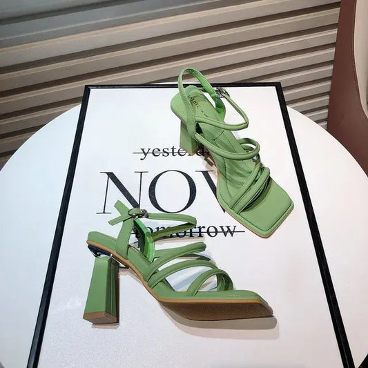 NARROW HEELS
