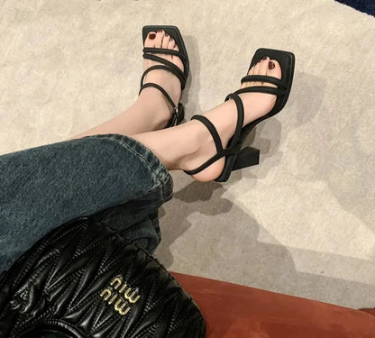 NARROW HEELS