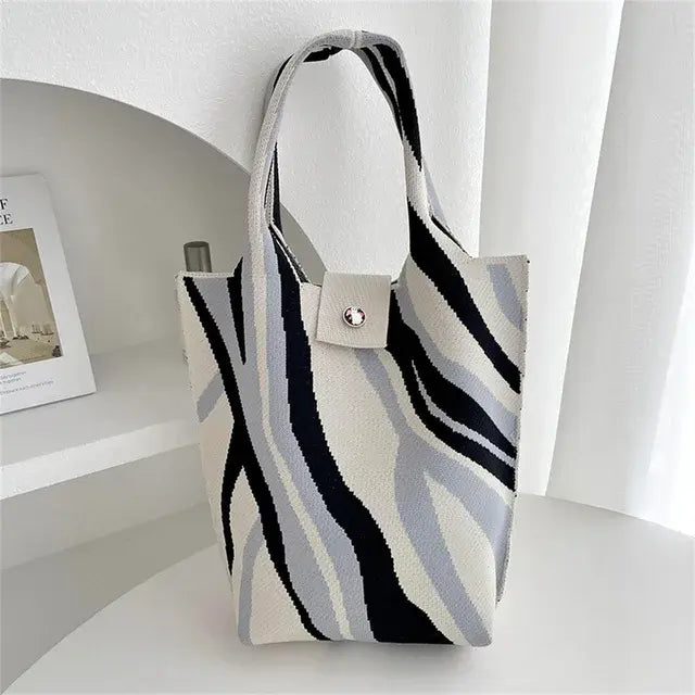 KNITTED HANDBAG