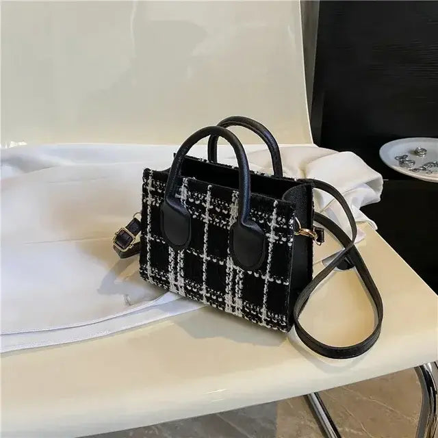 PATTERN CROSSBODY