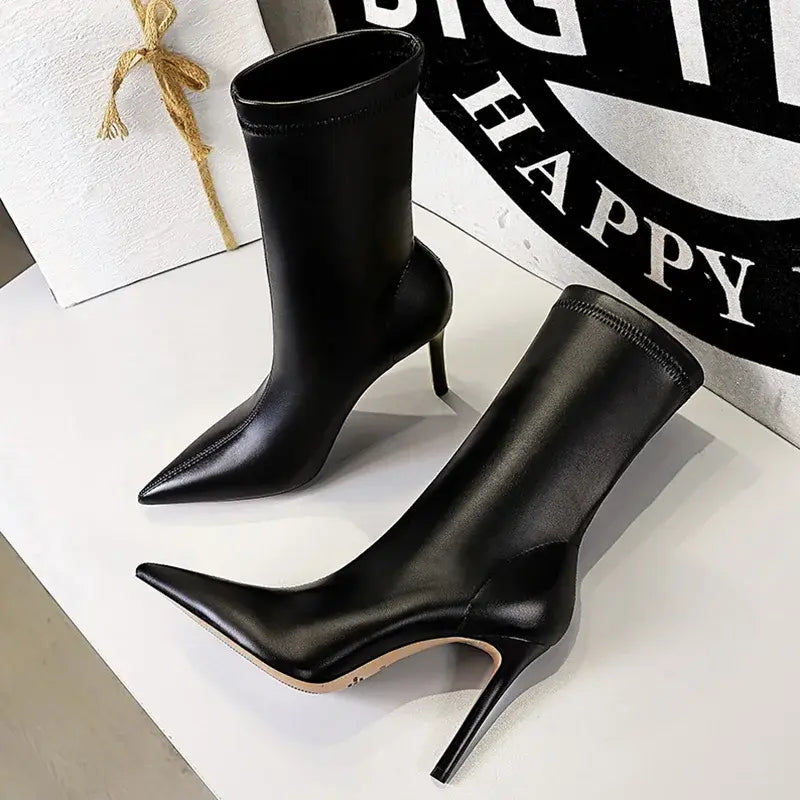 HIGH HEELS LEATHER BOOTS