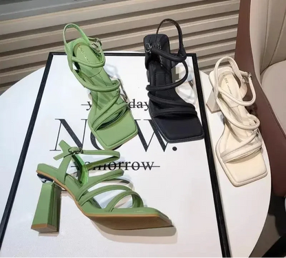 NARROW HEELS