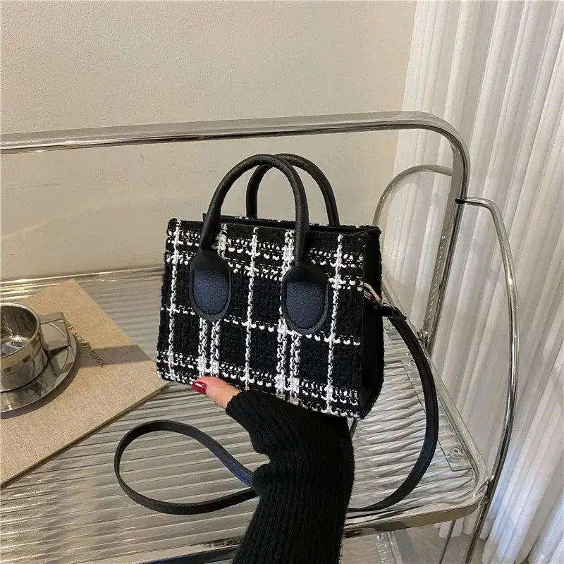 PATTERN CROSSBODY